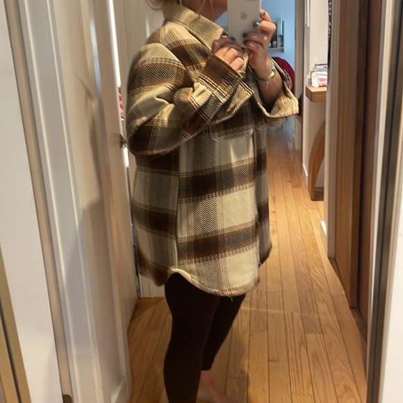 Bb Dakota fall shacket.  Brown and beige size large. - Picture 6 of 10